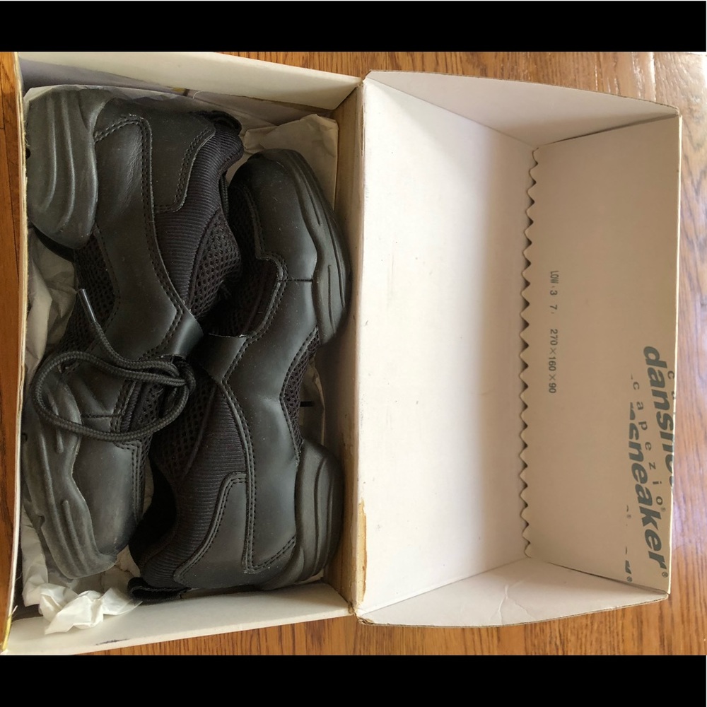 Capezio Dance Sneakers Shoes Size 5 Black